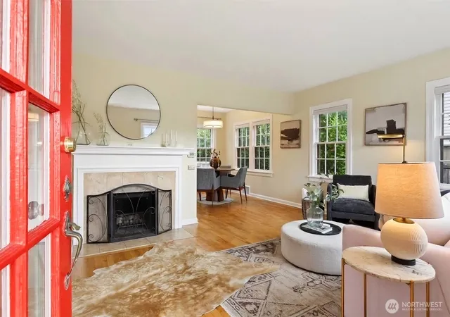 Photo 3 of Single family home for sale at 5510 43rd Avenue Ne, Seattle, WA 98105 | MLS# NWM2579600 | Listing updated on 2026-09-26