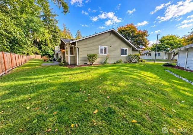 Photo 3 of Townhouse for sale at 911 NW Leisure Ln, Bremerton, WA 98311 | MLS# NWM2579615 | Listing updated on 2026-09-27