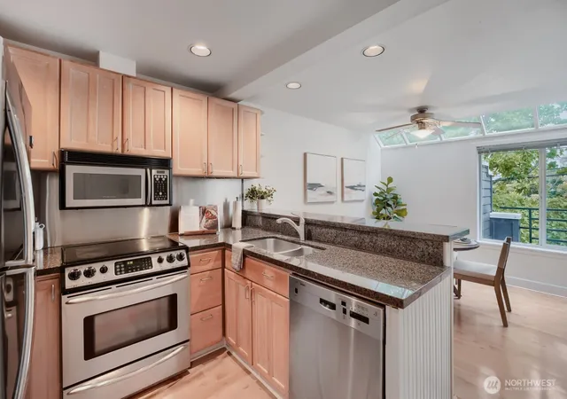 Photo 4 of Condo for sale at 115 W Galer St #304, Seattle, WA 98119 | MLS# NWM2579705 | Listing updated on 2026-09-25