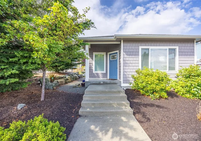 Photo 1 of Sale Pending at 3320 Q Ave, Anacortes, WA 98221 | MLS# NWM2579720 | Listing updated on 2026-09-28