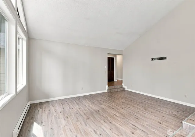 Photo 4 of Single family home for sale at 325 Rollingwood Dr, Kelso, WA 98626 | MLS# NWM2579821 | Listing updated on 2026-09-30