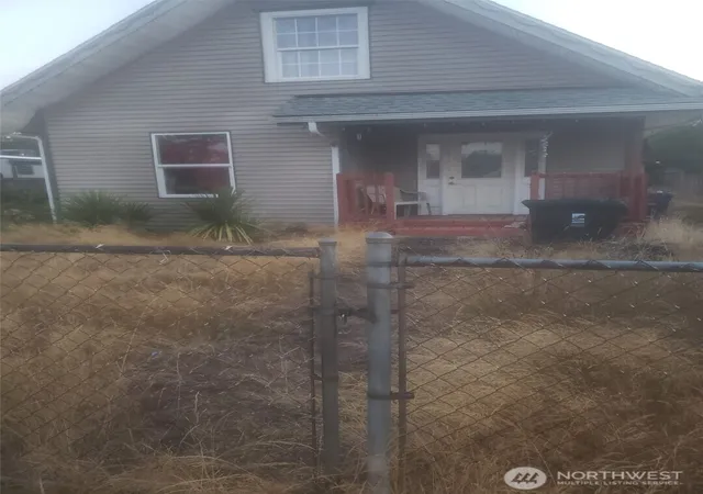 Photo 1 of Sale Pending at 863 S 86th Street, Tacoma, WA 98444 | MLS# NWM2579883 | Listing updated on 2026-09-27