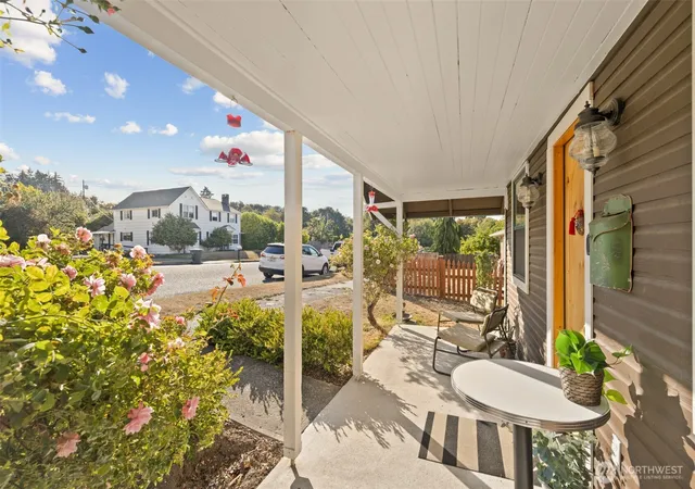 Photo 3 of Single family home for sale at 917 E 9th Street, Port Angeles, WA 98362 | MLS# NWM2579912 | Listing updated on 2026-09-25