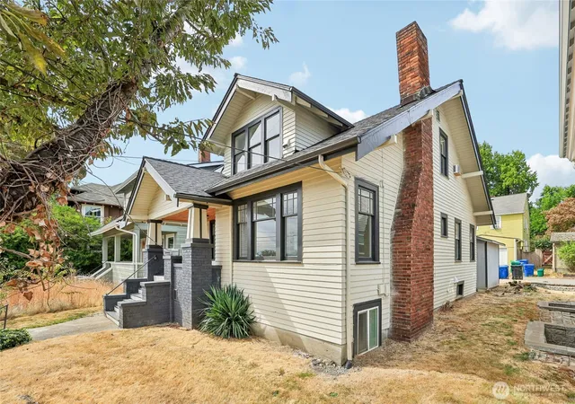 Photo 1 of Single family home for sale at 4545 5th Avenue Ne, Seattle, WA 98105 | MLS# NWM2580066 | Listing updated on 2026-10-01