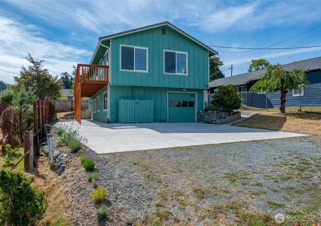 Photo 2 of Single family home for sale at 303 Ne 6th Street, Coupeville, WA 98239 | MLS# NWM2580281 | Listing updated on 2026-09-23