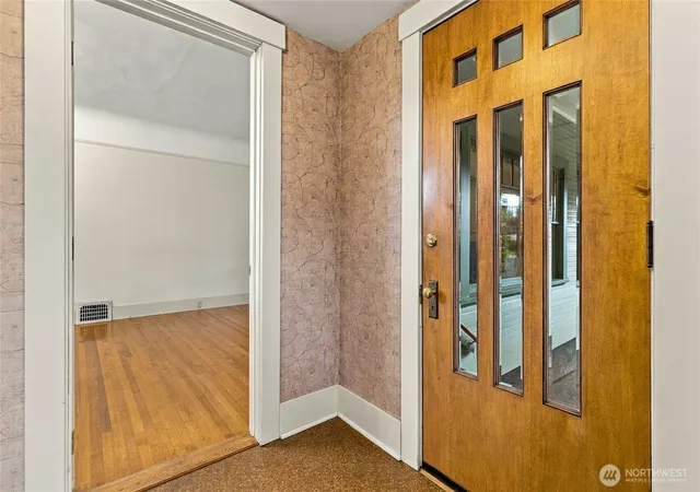 Photo 3 of Single family home for sale at 1235 Isaacs Ave, Walla Walla, WA 99362 | MLS# NWM2581524 | Listing updated on 2026-09-30