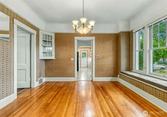 Photo 4 of Single family home for sale at 1235 Isaacs Ave, Walla Walla, WA 99362 | MLS# NWM2581524 | Listing updated on 2026-09-30