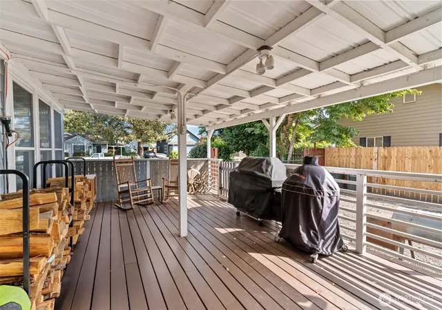 Photo 2 of Single family home for sale at 733 2nd Street, Woodland, WA 98674 | MLS# NWM2581582 | Listing updated on 2026-10-24