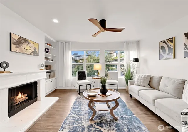 Photo 2 of Sale Pending at 500 Aloha St #305, Seattle, WA 98109 | MLS# NWM2581587 | Listing updated on 2026-09-26