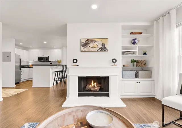 Photo 3 of Sale Pending at 500 Aloha St #305, Seattle, WA 98109 | MLS# NWM2581587 | Listing updated on 2026-09-26