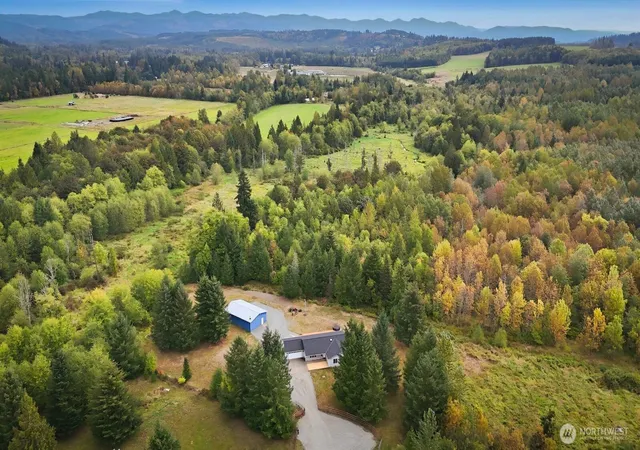 Photo 3 of Single family home for sale at 117 Chinook Ln, Onalaska, WA 98570 | MLS# NWM2582036 | Listing updated on 2026-09-26