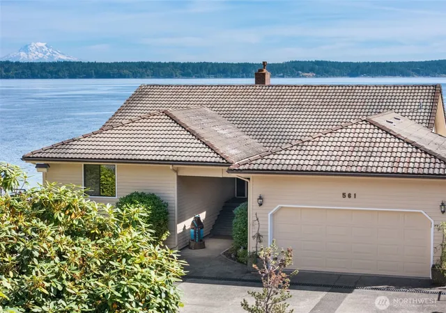 Photo 3 of Single family home for sale at 561 E Rauschert Rd, Grapeview, WA 98546 | MLS# NWM2582052 | Listing updated on 2026-09-25