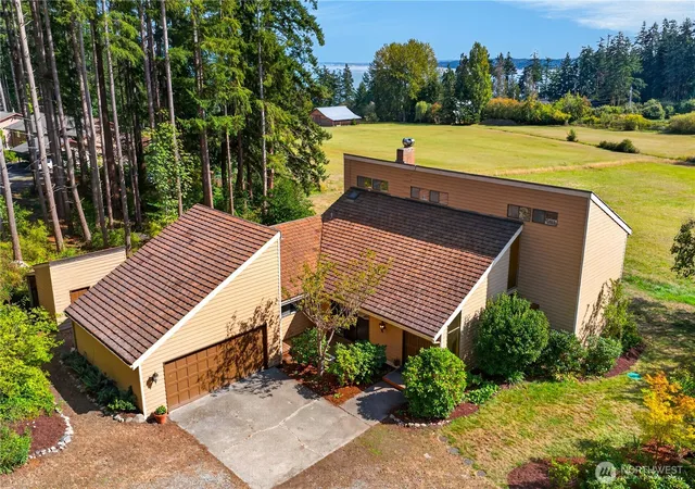 Photo 1 of Single family home for sale at 1950 Stick Point Ln, Oak Harbor, WA 98277 | MLS# NWM2582059 | Listing updated on 2026-09-29
