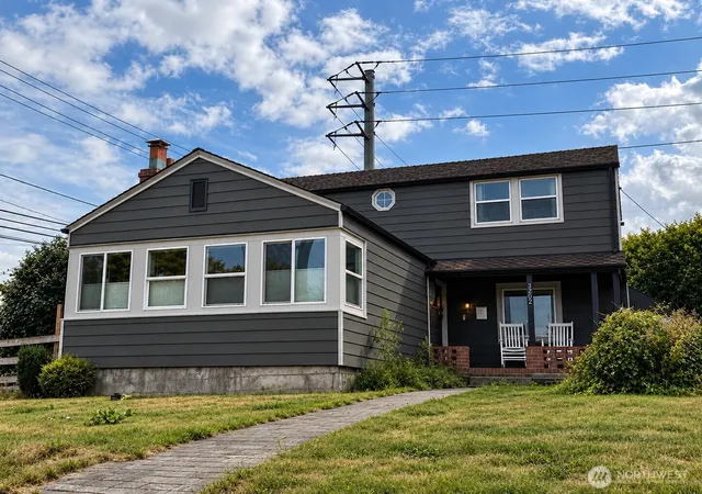 Photo 1 of Single family home for sale at 3202 E Grandview Ave, Tacoma, WA 98404 | MLS# NWM2582078 | Listing updated on 2026-09-25