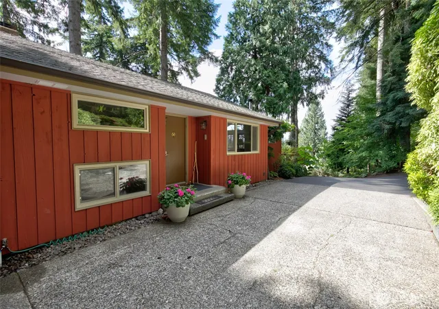 Photo 3 of Single family home for sale at 914 N 6th Street, Montesano, WA 98563 | MLS# NWM2582165 | Listing updated on 2026-09-17