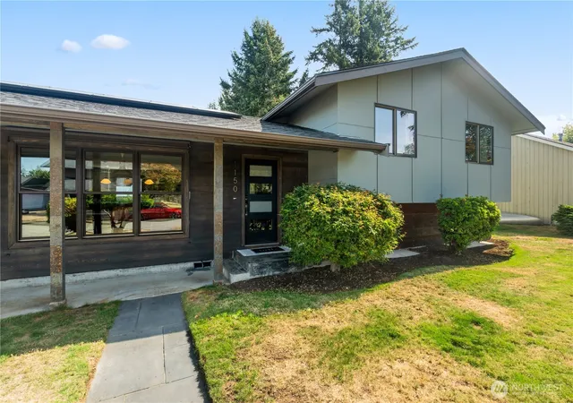Photo 2 of Single family home for sale at 1150 Garden Dr, Lynden, WA 98264 | MLS# NWM2582256 | Listing updated on 2026-09-29