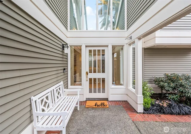 Photo 4 of Condo for sale at 3503 Harborview Dr #2, Gig Harbor, WA 98332 | MLS# NWM2582282 | Listing updated on 2026-10-01