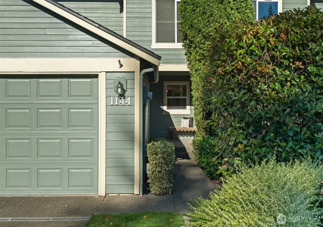 Photo 2 of Townhouse for sale at 1144 Nw Windy Beach Ln, Silverdale, WA 98383 | MLS# NWM2582304 | Listing updated on 2026-10-15