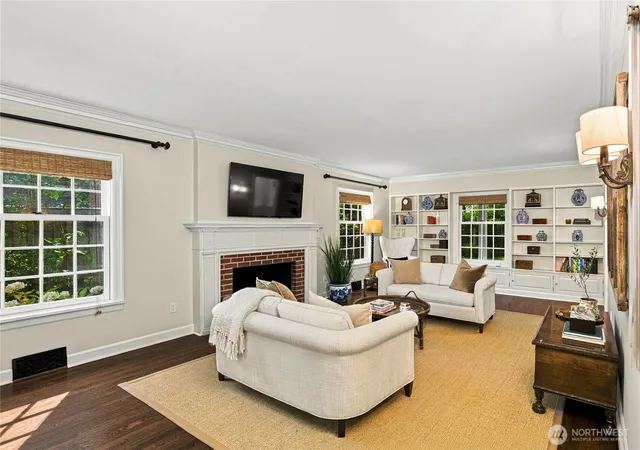 Photo 4 of Sale Pending at 621 34th Avenue E, Seattle, WA 98112 | MLS# NWM2582411 | Listing updated on 2026-09-19
