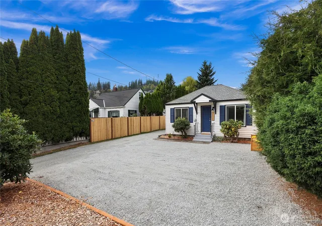 Photo 2 of Sale Pending at 1313 State Route 20, Burlington, WA 98233 | MLS# NWM2582474 | Listing updated on 2026-09-29
