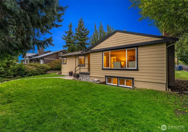 Photo 3 of Single family home for sale at 124 6th Avenue, Kirkland, WA 98033 | MLS# NWM2582487 | Listing updated on 2026-10-01