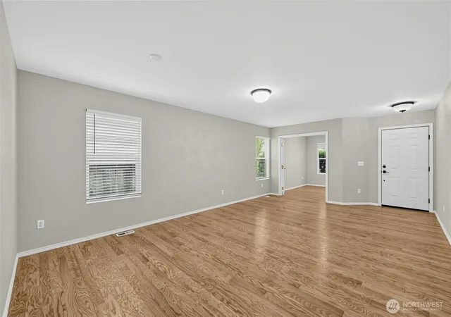 Photo 4 of Single family home for sale at 7825 Cortland Ave SE, Snoqualmie, WA 98065 | MLS# NWM2582650 | Listing updated on 2026-09-17