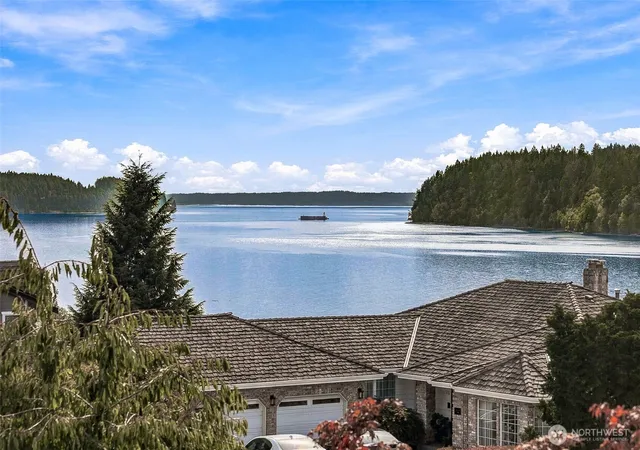 Photo 3 of Single family home for sale at 55 Chapman Loop, Steilacoom, WA 98388 | MLS# NWM2582655 | Listing updated on 2026-10-01