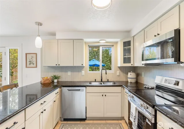 Photo 3 of Pending - Backup Offer Requested at 10229 27th Drive Se, Everett, WA 98208 | MLS# NWM2582899 | Listing updated on 2026-09-23