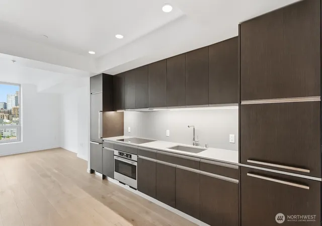 Photo 3 of Condo for sale at 1808 Minor Ave #2100, Seattle, WA 98101 | MLS# NWM2582906 | Listing updated on 2026-09-17