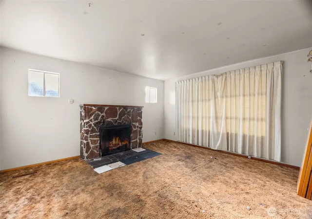 Photo 3 of Sale Pending at 614 11th Avenue SE, Olympia, WA 98501 | MLS# NWM2582941 | Listing updated on 2026-09-23