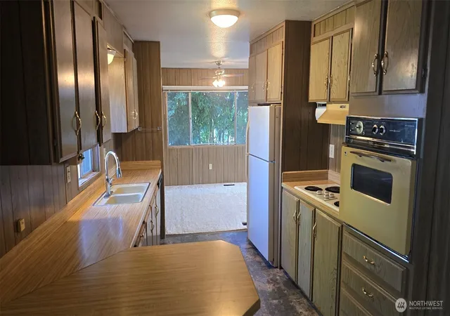 Photo 3 of Sale Pending at 22430 Cedarview Dr E, Bonney Lake, WA 98391 | MLS# NWM2583043 | Listing updated on 2026-09-20