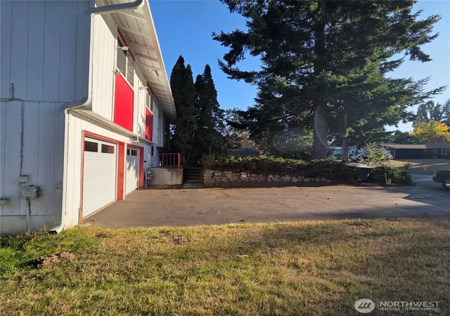 Photo 3 of Sale Pending at 3710 Apollo St Se, Lacey, WA 98503 | MLS# NWM2583155 | Listing updated on 2026-09-25