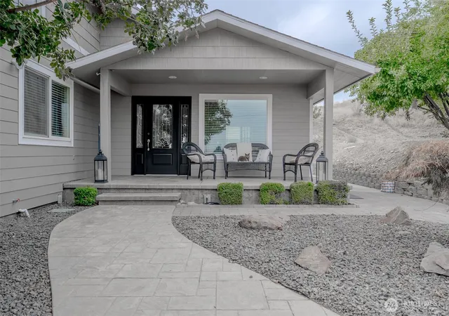 Photo 1 of Single family home for sale at 2121 Pleasant Hl Rd, Selah, WA 98942 | MLS# NWM2583194 | Listing updated on 2026-09-18