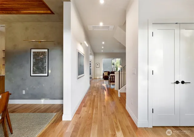 Photo 2 of Single family home for sale at 2010 Mcgilvra Blvd E, Seattle, WA 98112 | MLS# NWM2583235 | Listing updated on 2026-10-01