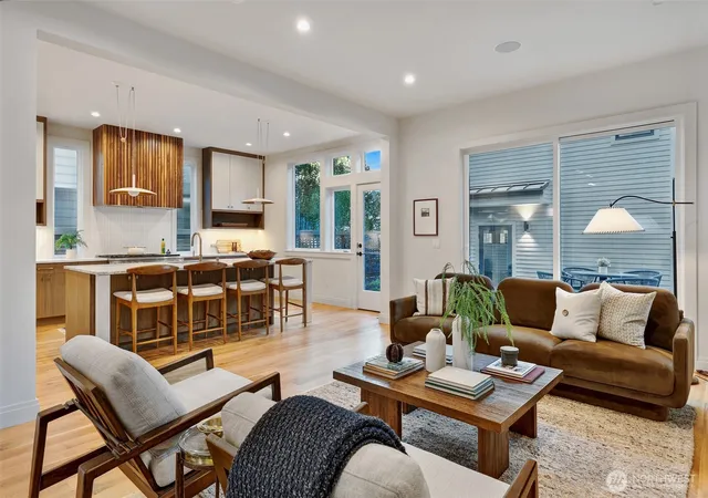 Photo 3 of Single family home for sale at 2010 Mcgilvra Blvd E, Seattle, WA 98112 | MLS# NWM2583235 | Listing updated on 2026-10-01