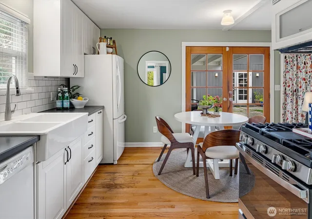 Photo 4 of Sale Pending at 7915 34th Avenue SW, Seattle, WA 98126 | MLS# NWM2583300 | Listing updated on 2026-09-23