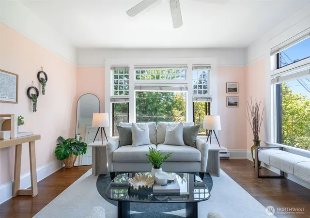 Photo 3 of Condo for sale at 904 E Miller St #4, Seattle, WA 98102 | MLS# NWM2583359 | Listing updated on 2026-09-24