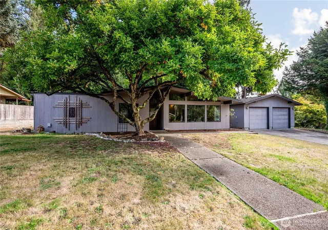 Photo 1 of Single family home for sale at 3560 Fairway Ln, Longview, WA 98632 | MLS# NWM2583386 | Listing updated on 2026-10-01