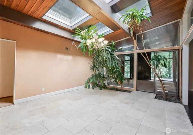 Photo 3 of Single family home for sale at 3560 Fairway Ln, Longview, WA 98632 | MLS# NWM2583386 | Listing updated on 2026-10-01