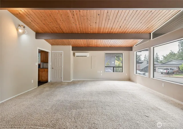 Photo 4 of Single family home for sale at 3560 Fairway Ln, Longview, WA 98632 | MLS# NWM2583386 | Listing updated on 2026-10-01