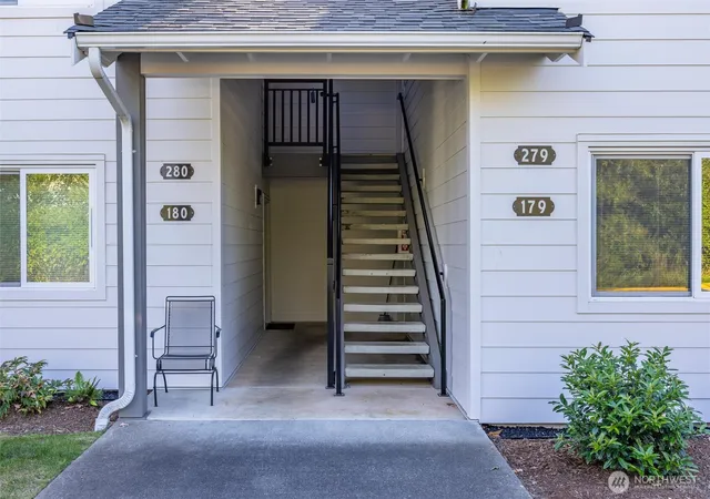 Photo 4 of Condo for sale at 4251 Wintergreen Cir #279, Bellingham, WA 98226 | MLS# NWM2583387 | Listing updated on 2026-10-01