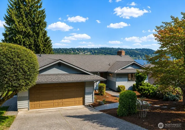 Photo 2 of Sale Pending at 3920 Ne 157th Place, Lake Forest Park, WA 98155 | MLS# NWM2583544 | Listing updated on 2026-09-28