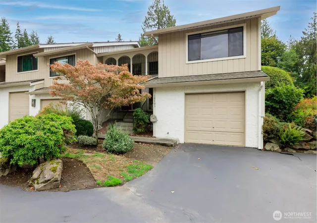 Townhouse for sale at 10403 NE 115th Place #L46, Kirkland, WA 98033 | MLS# NWM2583569
