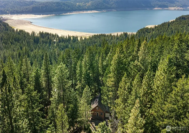 Photo 2 of Single family home for sale at 190 Sandstone Dr, Ronald, WA 98940 | MLS# NWM2583613 | Listing updated on 2026-10-01