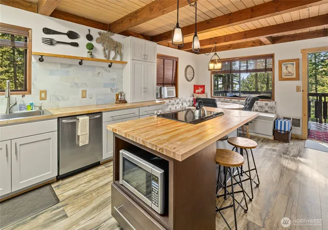 Photo 4 of Single family home for sale at 190 Sandstone Dr, Ronald, WA 98940 | MLS# NWM2583613 | Listing updated on 2026-10-01