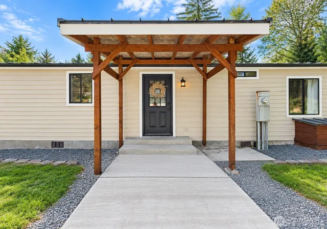 Photo 3 of Manufactured home for sale at 7303 279th Street Ne, Arlington, WA 98223 | MLS# NWM2583619 | Listing updated on 2026-09-23