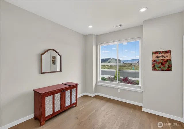 Photo 4 of Sale Pending at 300 E Chinook, Ellensburg, WA 98926 | MLS# NWM2583709 | Listing updated on 2026-09-22