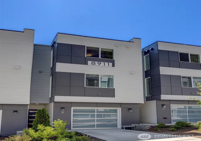 Photo 2 of Townhouse for sale at 8911 Ne 173rd Place #B, Bothell, WA 98011 | MLS# NWM2583774 | Listing updated on 2026-09-17