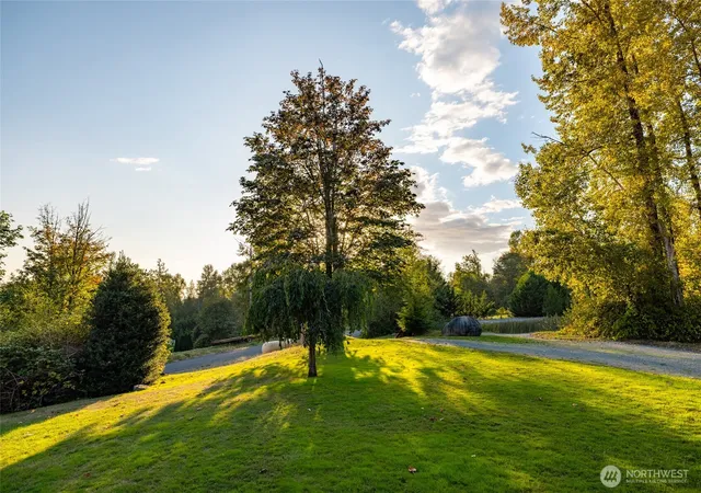 Photo 3 of Sale Pending at 7915 Renic Dr, Sedro Woolley, WA 98284 | MLS# NWM2583946 | Listing updated on 2026-09-26