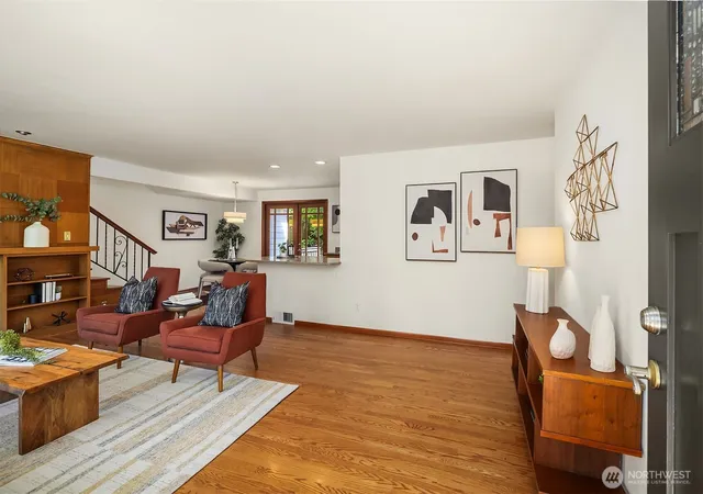 Photo 4 of Sale Pending at 11040 Alton Ave NE, Seattle, WA 98125 | MLS# NWM2584005 | Listing updated on 2026-09-26